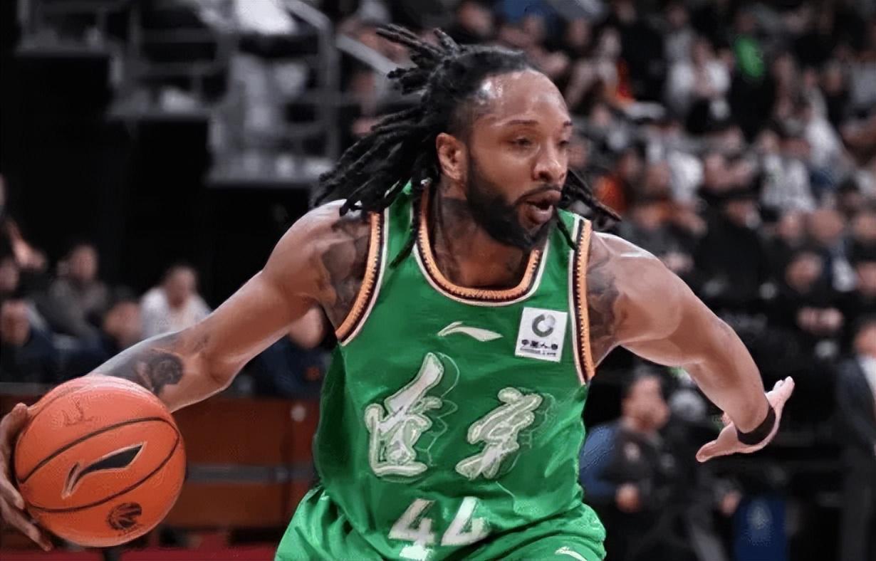 辽宁70-86青岛 球员评价：威尔斯满分，2人及格，8人低迷