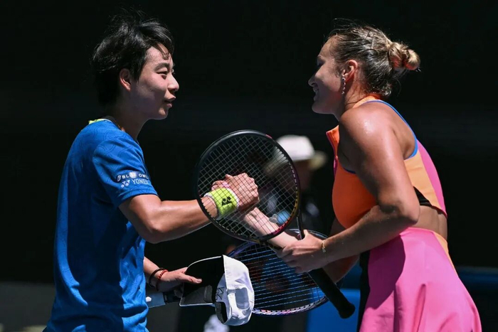 开云体育下载-和萨巴伦卡交手“很爽！”|白卓璇|阿丽娜·萨巴伦卡|网球比赛|澳网|女单_新浪体育_新浪新闻