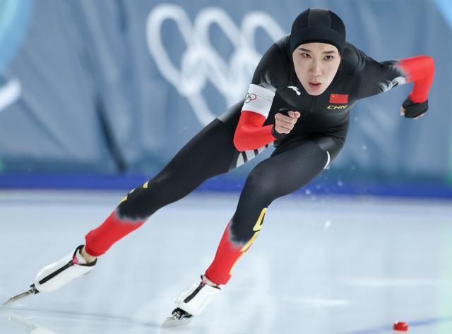 开云下载-韩梅第9！创造速度滑冰女子1500米中国队最佳排名